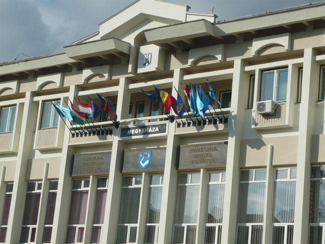 Procuratura dă un nou aviz pentru arborarea steagului secuiesc pe clădirile publice