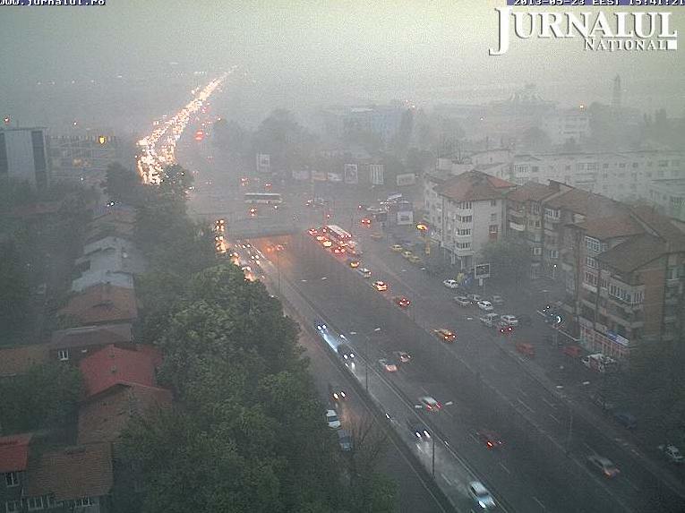 COD PORTOCALIU de vijelie, grindină şi ploi torenţiale pentru Bucureşti. Vezi imagini LIVE pe webcam Jurnalul.ro