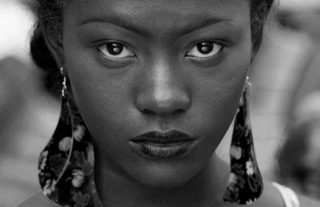 "Lumea este plină de frumuseţe, dar numai pentru cei care au ochi să o vadă!" 18453269