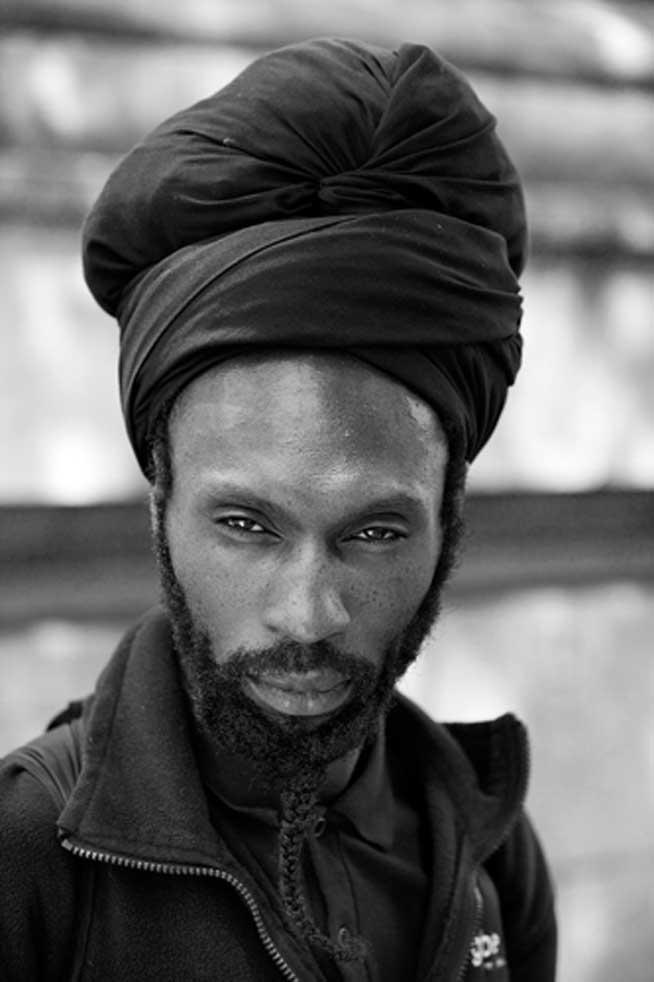 "Lumea este plină de frumuseţe, dar numai pentru cei care au ochi să o vadă!" 18453278