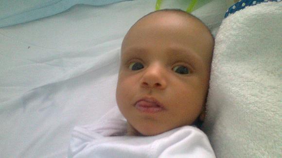 Un băieţel de doar 3 luni are nevoie de ajutorul nostru pentru un transplant de ficat