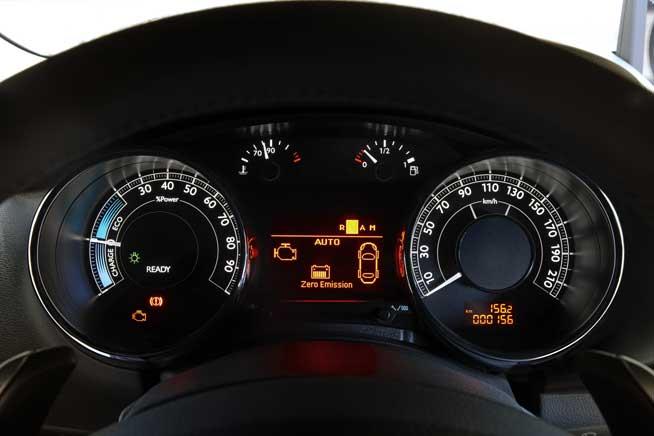 3008 Hybrid4, maşina-cameleon 18453657