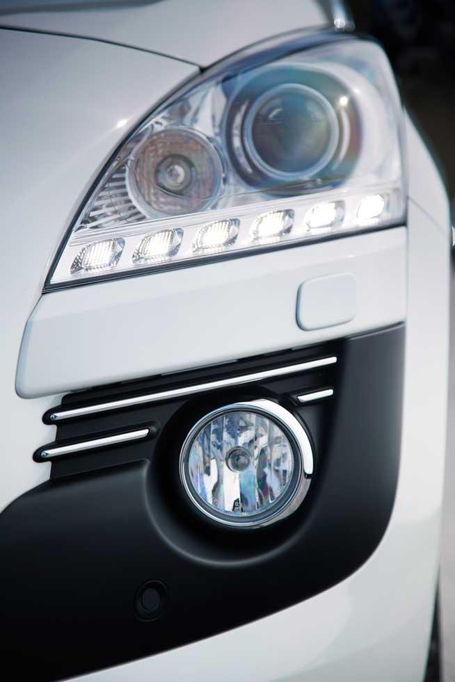 3008 Hybrid4, maşina-cameleon 18453660