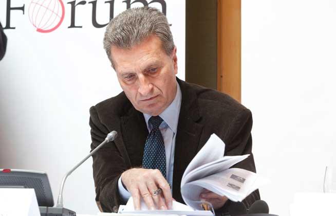 Ponta îl contrazice pe Oettinger. Italia îi cere demisia 