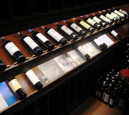 Preşedinţia Franţei a scos 300.000 de euro din vânzarea de vinuri la licitaţie