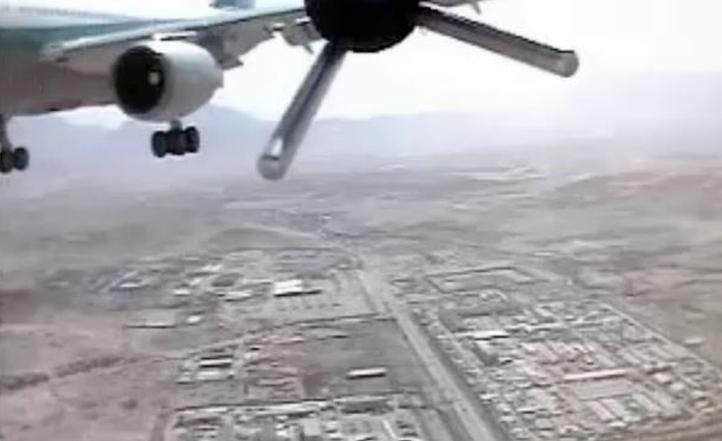 Imagini CLASIFICATE, publicate pe Internet: O dronă germană, la un pas să lovească un avion civil cu zeci de pasageri la bord (VIDEO)