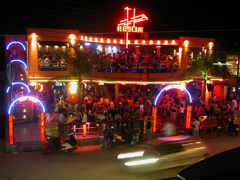 Zakynthos, insula distracţiei, paradisul clubbing-ului