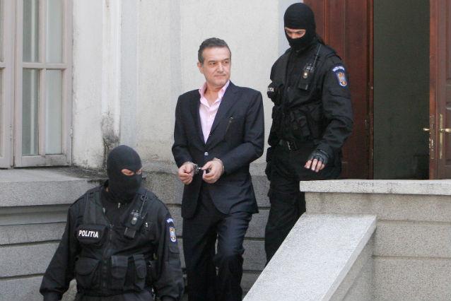 Cererea de întrerupere a pedepsei lui Becali, judecată pe 17 iunie