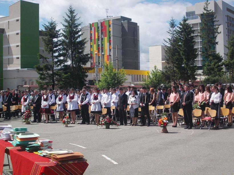 La şcoala Sabinei din Covasna, doar românii îşi respectă colegii (FOTO)