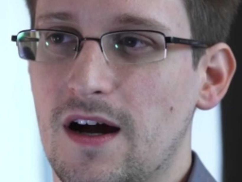 Edward Snowden promite noi dezvăluiri privind supravegherea Internetului de către SUA!