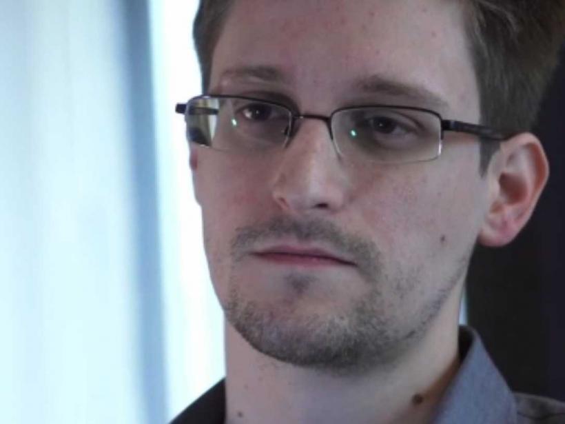 FBI deschide anchetă penală pe numele lui Edward Snowden