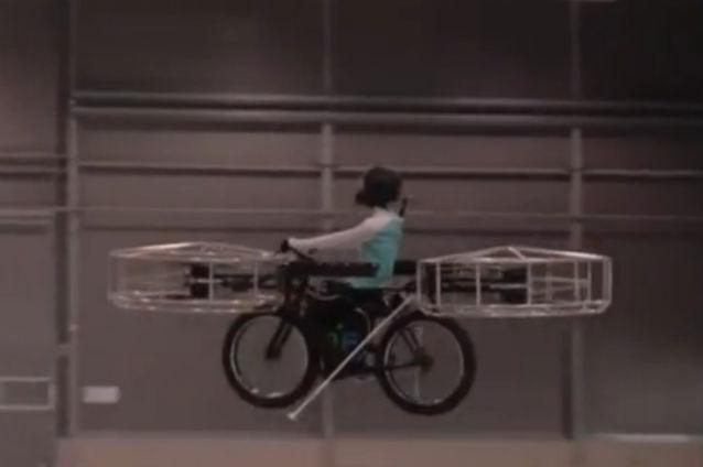 (VIDEO) Vehiculul viitorului. Bicicleta cu elice care merge pe baterii