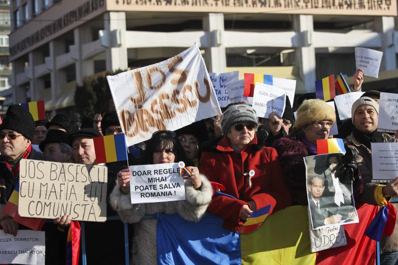 Constituţia revizuită de tot: PNŢCD luptă pentru schimbarea formei de guvernământ a României în monarhie constituţională