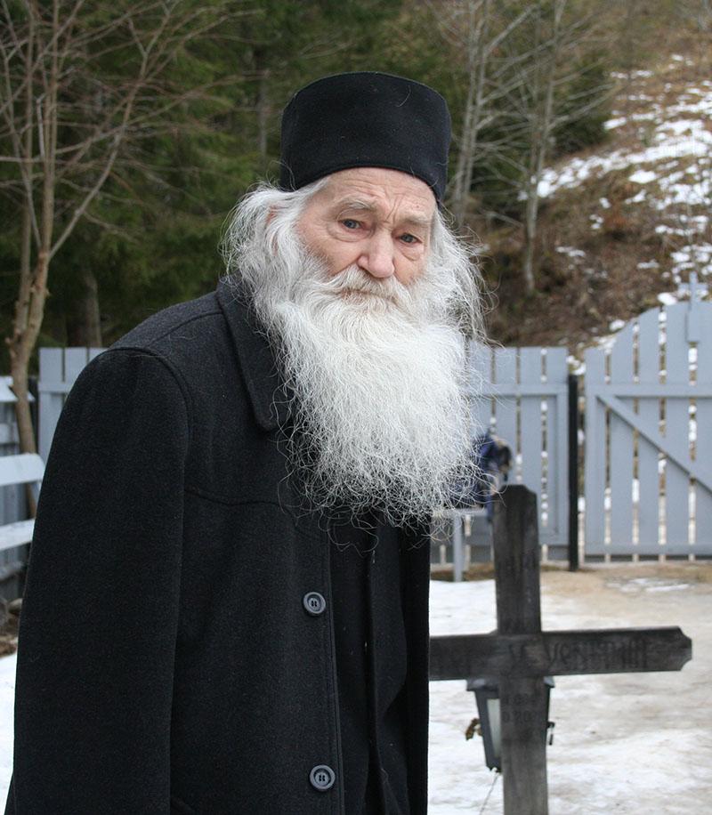Părintele Justin Pârvu a murit. Marele duhovnic va fi înmormântat joi în incinta Mănăstirii Petru Vodă
