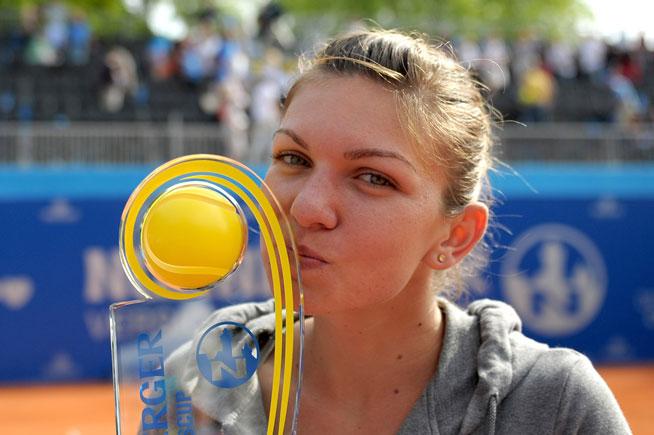 Trofeul de la Nurnberg. Simona Halep a câştigat sâmbătă, în Germania, primul său turneu  WTA din carieră