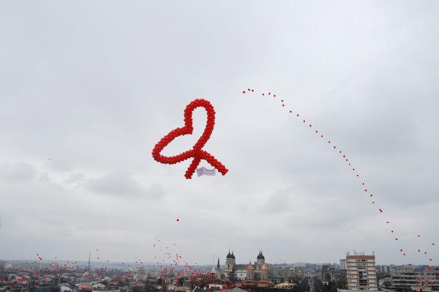 Consiliere online despre HIV/SIDA, oferită de medici specialişti 