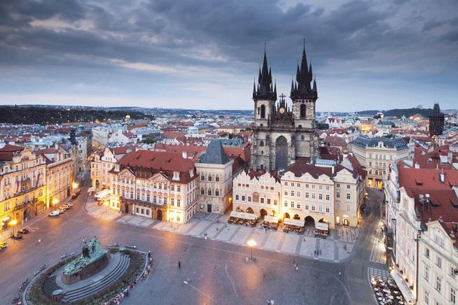 360Cities creează cea mai mare imagine panoramică a Pragăi. Imaginea de 33.8 gigapixeli este creată din 2.600 fotografii separate 