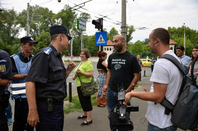 Băsescu, reclamat pentru discriminare. Declaraţiile rasiste ale preşedintelui ţării au stârnit protestele societăţii civile 
