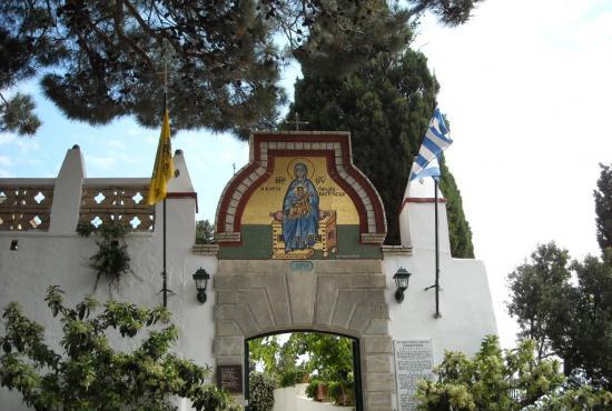 Muntele credinței. Călugării români din insula Corfu