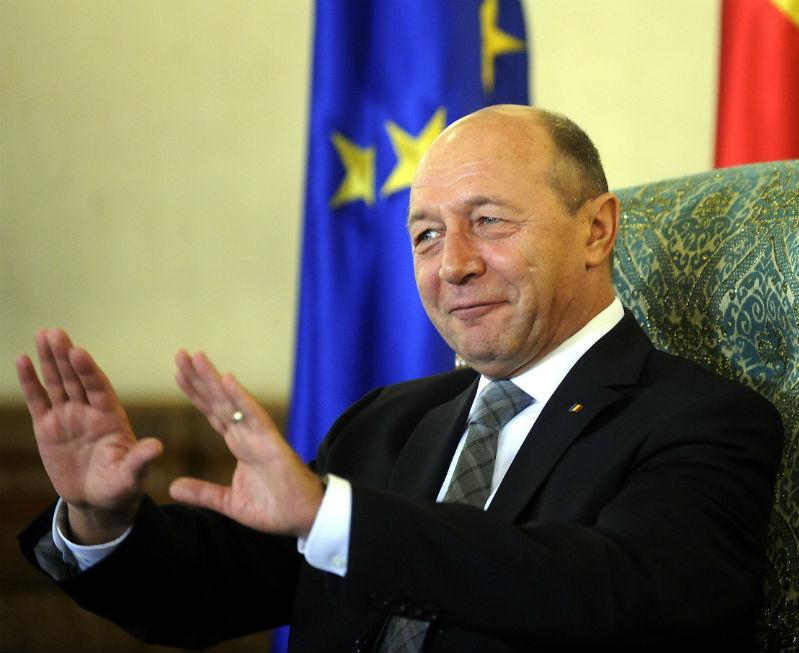Studiu: &quot;Relația lui Băsescu cu serviciile secrete a făcut posibilă păstrarea ordinii constituționale în 2012&quot;