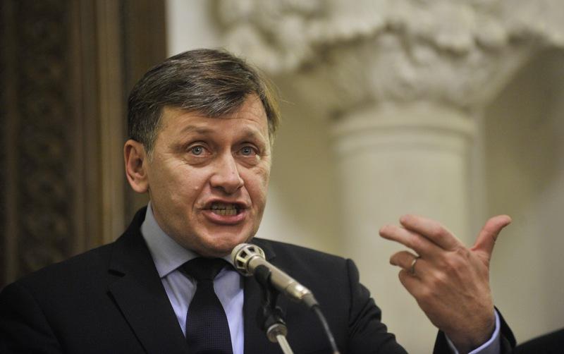 Crin Antonescu: Situaţia financiară a Senatului este aproape critică