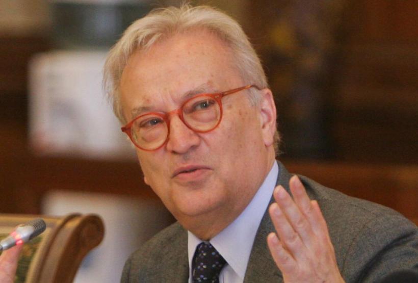 Hannes Swoboda o acuză pe Angela Merkel că încearcă să exploateze electoral summitul dedicat combaterii şomajului