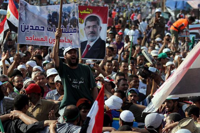 Egipt - Constituţia a fost suspendată. Guvern tehnocrat până la noi alegeri prezidenţiale