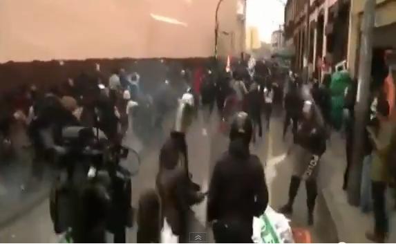 Manifestaţii şi confruntări violente între studenţi şi poliţie în Peru (VIDEO)