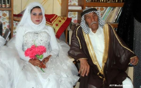 Dragostea e lucru mare! Un irakian de 92 de ani s-a căsătorit cu o tânără de 22 de ani