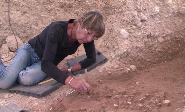 DESCOPERIRE arheologică excepţională: Ce au găsit oamenii de ştiinţă într-un mormânt vechi de 14.000 de ani (VIDEO)