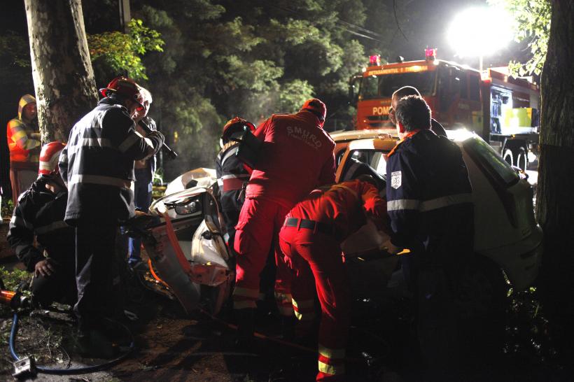 ACCIDENT grav lângă Suceava: 11 răniţi, după o ciocnire frontală