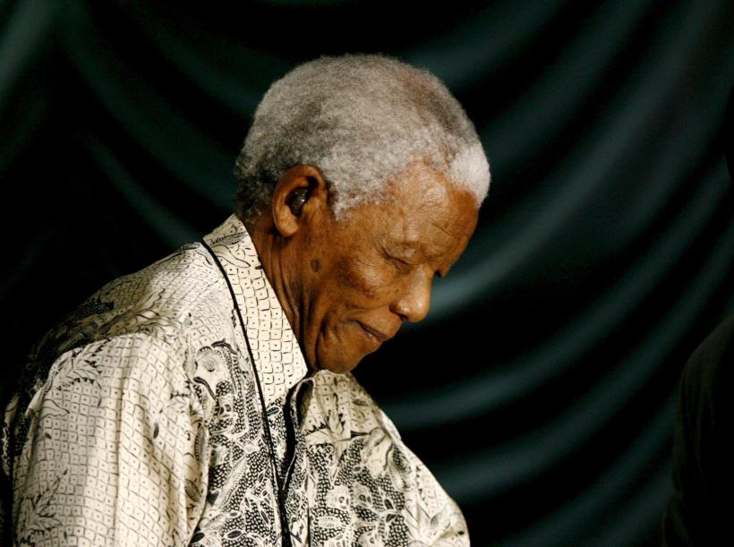 NELSON MANDELA împlineşte azi 95 de ani. Starea de sănătate a EROULUI luptei anti-apartheid &quot;se îmbunătăţeşte constant&quot;