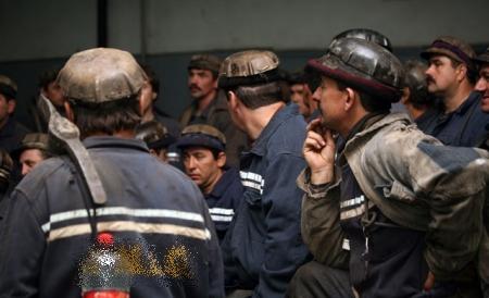 Minerii continuă protestul în Valea Jiului. Peste 1.100 de ortaci sunt blocaţi în subteran
