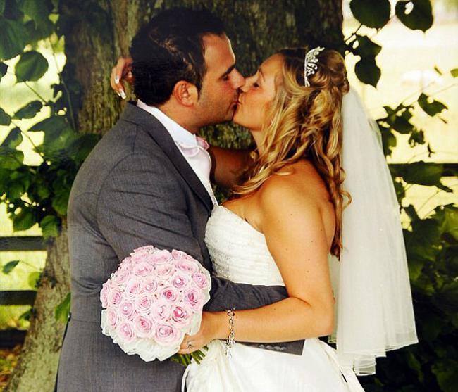 Record absolut pe plan mondial: Un cuplu din SUA s-a 'căsătorit' de 106 ori
