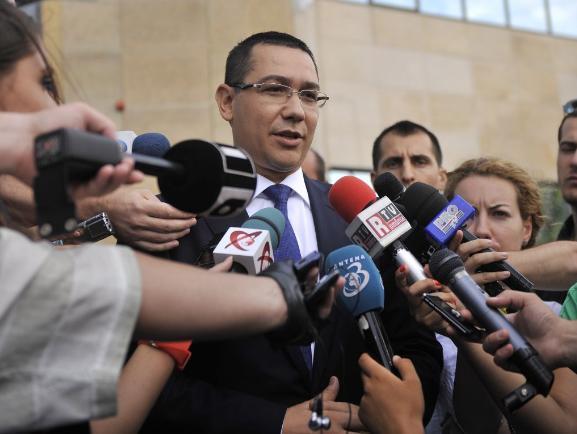 Victor Ponta: Traian Băsescu face un joc politic extrem de neserios