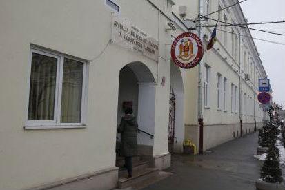 Şeful clinicii de Neuropsihiatrie de la Spitalul Militar Cluj, reţinut pentru complicitate la înşelăciune