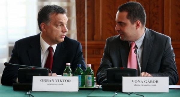 Bătălia electorală Orban-Vona s-a mutat în Transilvania. Miza: 300.000 de voturi!
