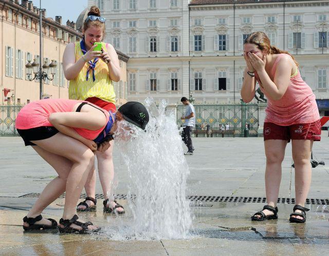 Europa se confruntă cu cea mai călduroasă zi a verii. Temperaturile vor depăşi 40 de grade în Germania şi Italia 