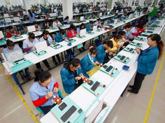  Exploatarea “omului de către om” în fabricile Apple din China