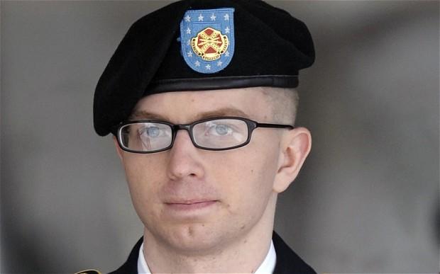 Soldatul Manning, achitat de acuzaţia că a ajutat inamicul, dar vinovat de încălcarea legii cu privire la spionaj