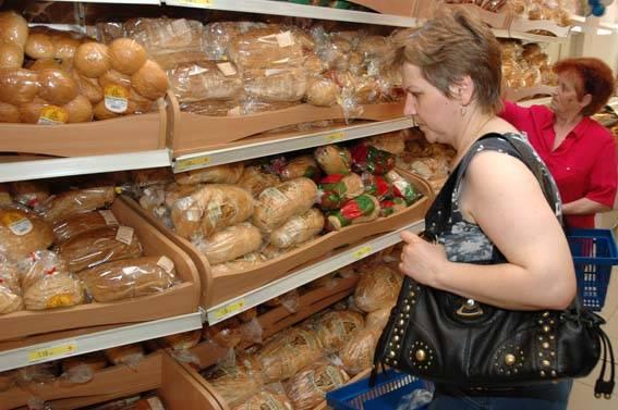 AMRCR: Reducerea TVA la pâine se va regăsi în scăderea proporţională a preţurilor la raft