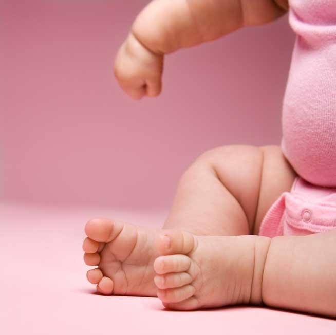 Bebeluşi veniţi pe lume obezi. Cauze: diabetul mamei sau greutatea acesteia înainte sau în timpul sarcinii