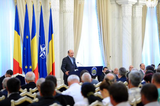 Băsescu: Suntem latini, ne criticăm unii pe alţii, dar avem creştere economică al treilea an consecutiv