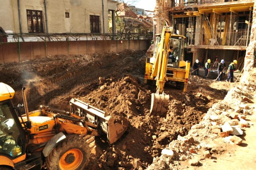 Cu un pas înaintea progreselor din construcţii 18459312