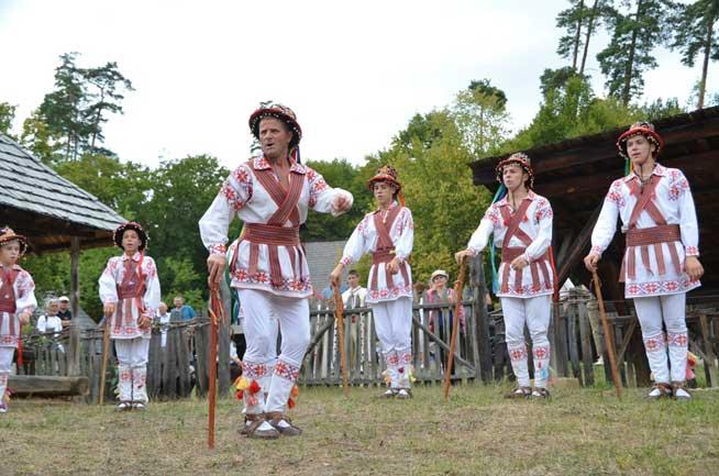 Festivalului Naţional al Tradiţiilor Populare, în Muzeul în aer liber din Dumbrava Sibiului