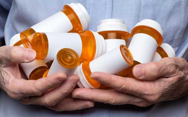 OMS: Industria farmaceutică nu ţine pasul cu bolile bătrâneţii