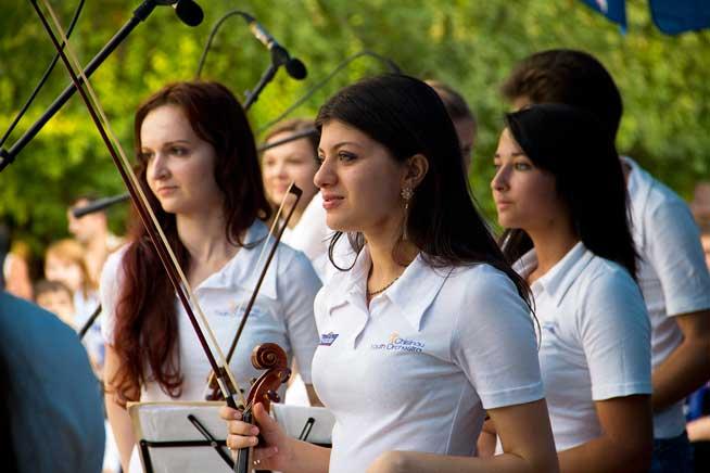 “Chişinău Youth Orchestra”, la Sinaia şi Bucureşti