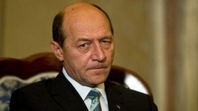 Băsescu, la Izvoru Mureşului: &quot;Am văzut la mai multe porţi drapelul secuiesc. Oare nu era loc şi pentru drapelul României?&quot;