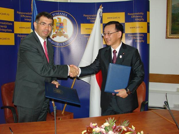 Ministrul de Justiţie al Japoniei, în România