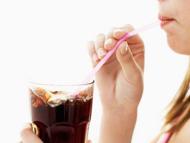 Cercetătorii trag semnalul de alarmă: băuturile carbogazoase pot scădea fertilitatea!